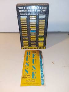 lot 3116 image: Vintage Buss Fuse Service Station Counter Display