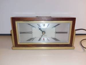 lot 3126 image: Seth Thomas Baxter-2E Electric Desk Clock