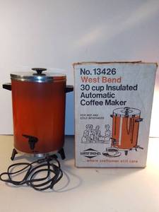 lot 3130 image: Vintage West Bend Automatic Coffee Maker