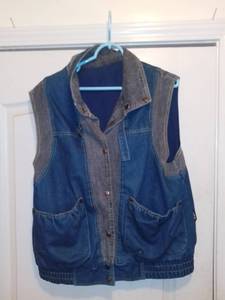 lot 3134 image: Retro IZZI Denim Vest