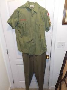 lot 3138 image: Vintage Boy Scout Uniform