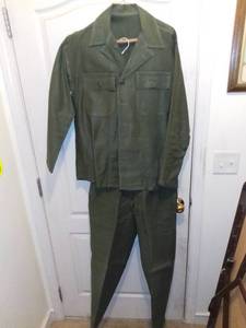 lot 3140 image: Vintage Green Military Uniform
