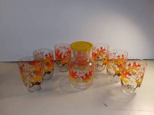 lot 3146 image: Federal Glass Autumn Leaves Decanter and 7 Glasses