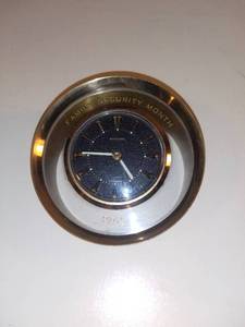 lot 3156 image: Endura Desk Clock - West Germany