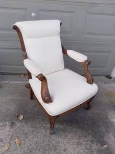 lot 3175 image: Antique White Upholstered Accent Chair
