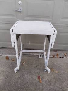 lot 3182 image: Vintage White Painted Typewriter Table