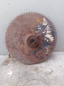 lot 3184 image: Large Antique Rusty Gear