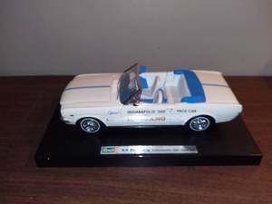 lot 2000 image: Revell 1964 Mustang Indy 500 Pace Car 118 Scale Diecast