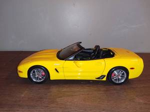 lot 2004 image: 118 Scale Diecast Maisto 2001 Corvette