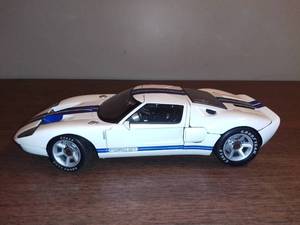 lot 2008 image: Beanstalk 118 Scale Ford GT Concept