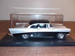 lot 2009 image: 124 Scale First Gear Diecast 1957 Chevy