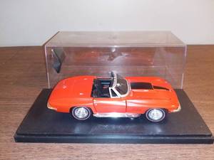 lot 2012 image: 124 Scale Classic Metal Works 1967 Corvette