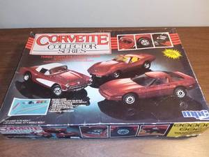 lot 2019 image: MPC 1975 Corvette Collector Series Model Kit