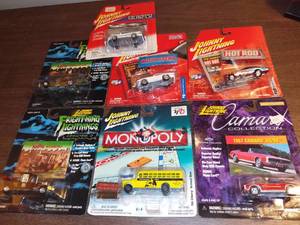 lot 2034 image: Lot of 7 Johnny Lightning 164 Scale Cars