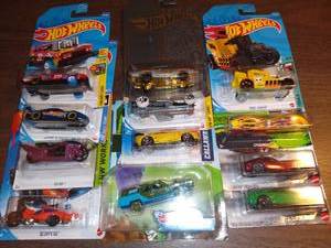 lot 2035 image: Lot of 12 Hot Wheels