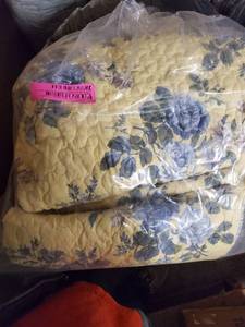 lot 9655 image: Laura Ashley Linley Ctton Reversable 3 pc