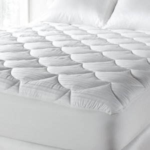 lot 9677 image: PrimaLoft 600 Thread Count Extra Plush Hypoallergenic Mattress Pad