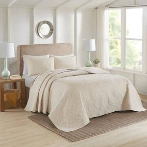 lot 9711 image: 510 Design Oakley FullQueen 3 Piece Bedspread Set