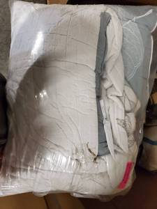 lot 9745 image: Madison Park Rochelle 6 PC Revisible Comforter