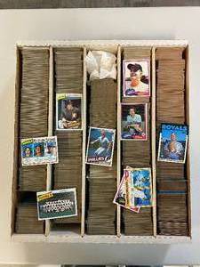 lot 1186 image: 5000ct Unsearched Box of Topps Baseball Cards 1980 1981 1985 1986