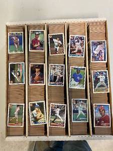 lot 1194 image: 5000ct Unsearched Box of 1991 Topps Baseball Cards