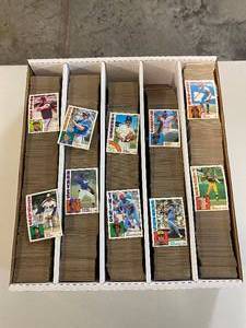 lot 1231 image: 5000ct Box of 1984 Topps Baseball Cards