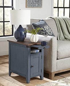 lot 1501 image: Martin Furniture Accent Table Item#IMDA50D