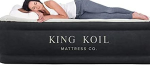lot 1550 image: King Koil Queen Air Mattress,Queen, Size 80in x 60in x 20in