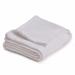 lot 1013 image: Vellux Cotton Textured Chevron Woven Twin Blanket Bedding
