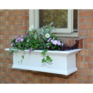 lot 1057 image: Yorkshire Window Box 3FT White