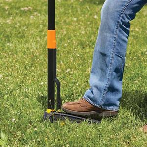 lot 1145 image: Fiskars Stand-up Weeder 3-Claw (39)