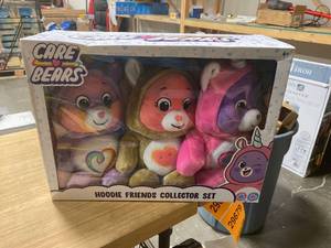 lot 29678 image: Care Bears Hoodie Friends Collector Set