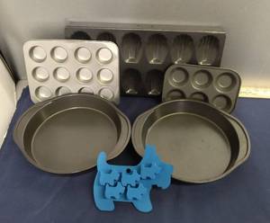 lot 120 image: Assorted Baking Pans Lot #2