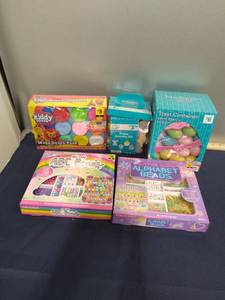 lot 124 image: Craft Kits and Easter Decorations