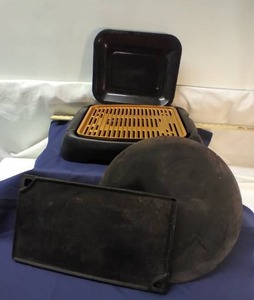 lot 161 image: Well Seasoned 15 Pizza Stone, 17 Stove Top GrillGriddle, Copper Chef Indoor Grill (no cord)