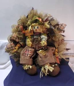lot 166 image: Beautiful AutumnFall Wreath