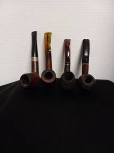 lot 9 image: Set of 4 Smoking Pipes Lot1