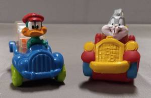 lot 18 image: McDonalds Looney Tunes Collectables, (2 of 4 Pieces Shown-Duplicates)