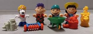 lot 20 image: McDonalds, Peanuts Collectables, (9 of 11 Pieces Shown-Duplicates)