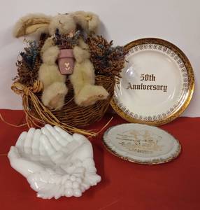 lot 32 image: Home Dcor
