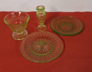 lot 33 image: Hocking Glass Roulette, Green, Low Footed, Sherbet Dish, 4 Deco Vaseline, Uranium, Glass Perfume Bottle & 2 Green Plates 5-12 & 6