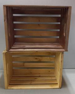 lot 200 image: 2 Very nice wooden crates, (9-12X 17-12X 12-14)