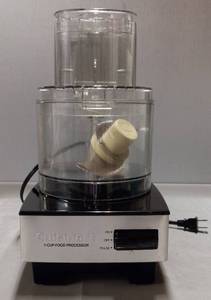 lot 202 image: Cuisinart 7-Cup Food Processor