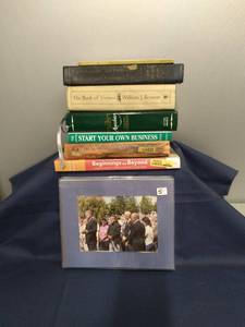 lot 258 image: Assorted Books, Picture of Bill Clinton