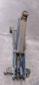 lot 266 image: 2-3 Ton, MVP Super lift Hydraulic Jack (works but missing arm)