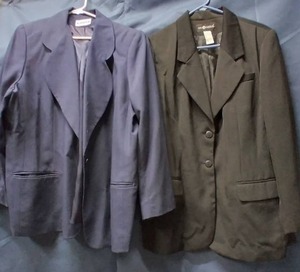 lot 281 image: Womens Light Weight Dress Blazers, Size 18