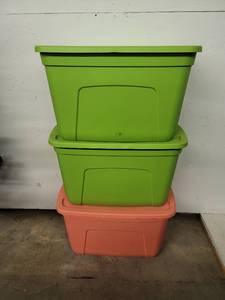 lot 333 image: 3 Storage Containers