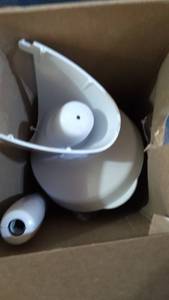 lot 25034 image: Clorox ToiletWand Disposable Toilet Cleaning System with 16 Disposable Wand Head