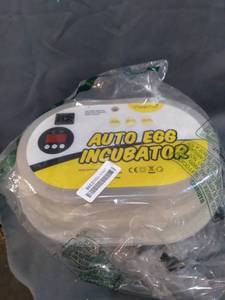 lot 25099 image: MAGICFLY AUTO EGG INCUBATOR, AUTO ROTATE EGG TURNER, TEMPERATURE CALIBRATION SETTING