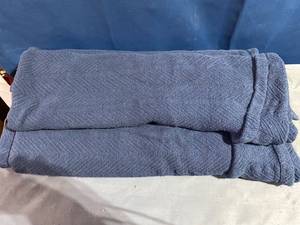 lot 25187 image: Queen Size Blanket